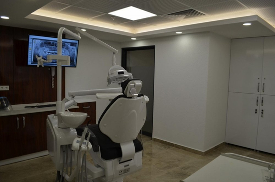 Slider image (7) EMG KLiNiK Oral and Dental Health Clinic